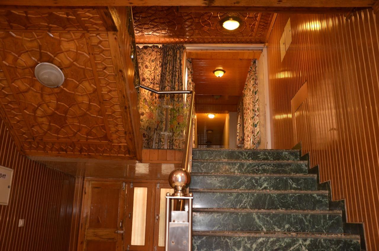 Kaisar Hotell Srīnagar Exteriör bild