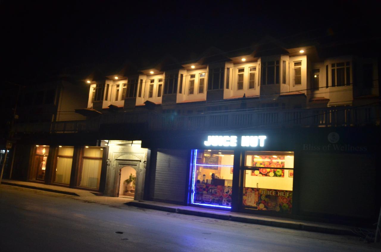 Kaisar Hotell Srīnagar Exteriör bild