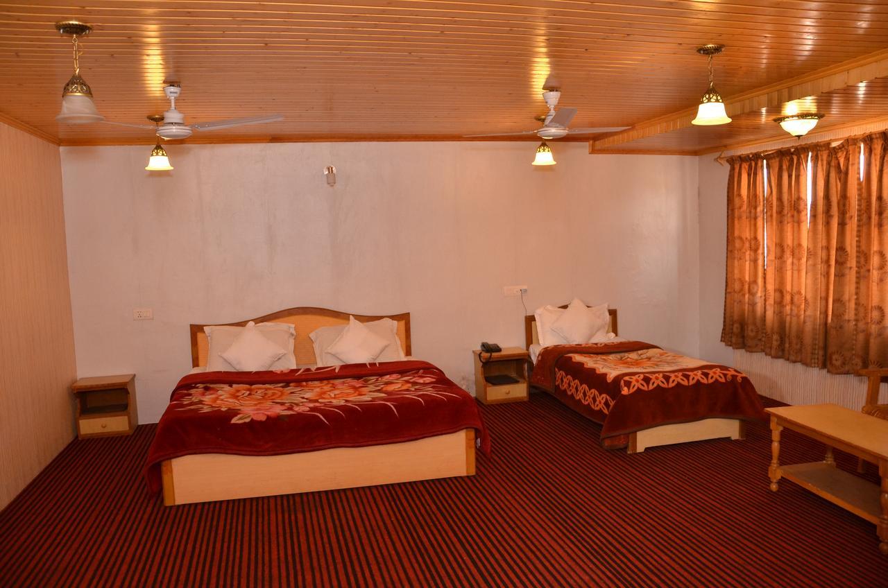 Kaisar Hotell Srīnagar Exteriör bild