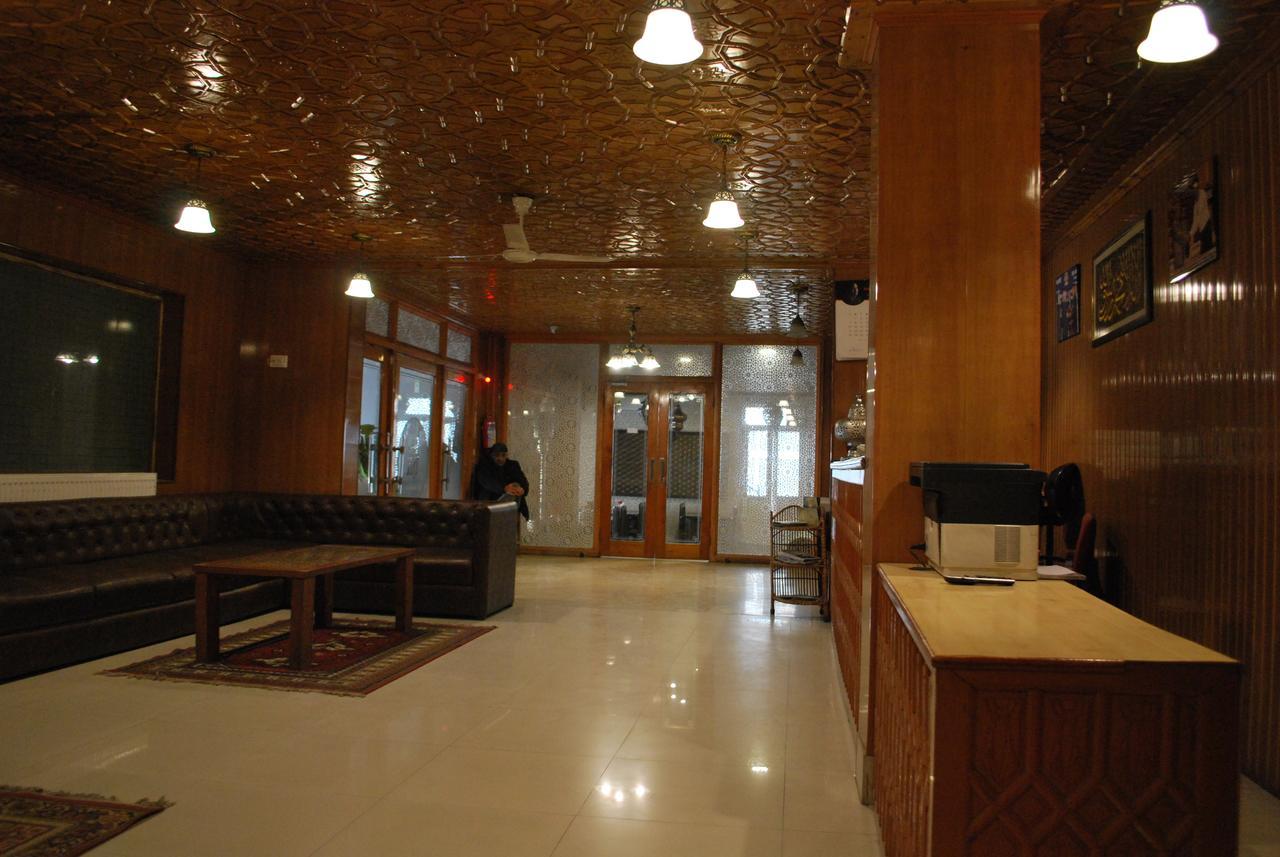 Kaisar Hotell Srīnagar Exteriör bild