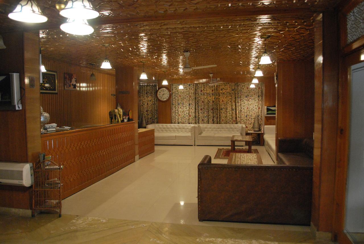 Kaisar Hotell Srīnagar Exteriör bild