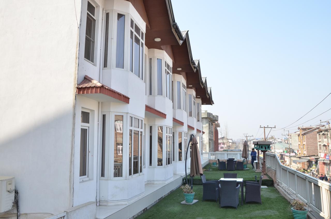Kaisar Hotell Srīnagar Exteriör bild
